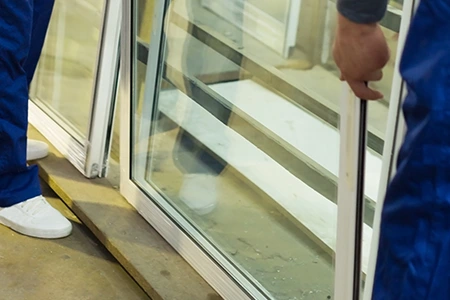 Commercial Glass Repair Technician in DeBary, FL